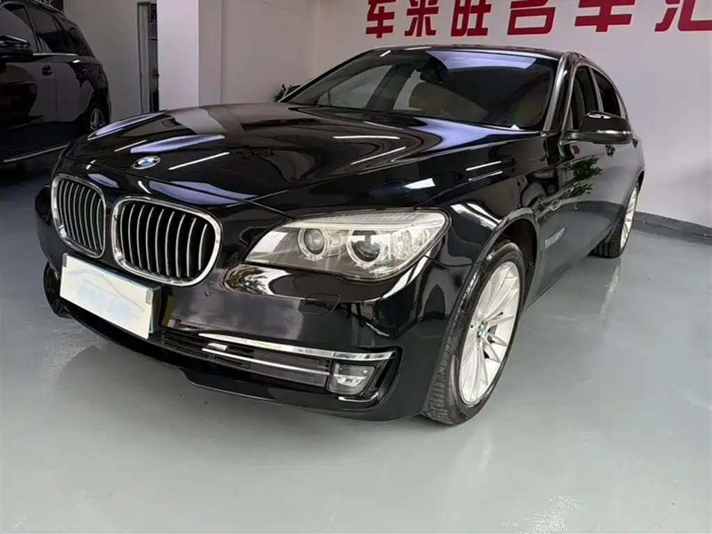 BMW 7 Series 2013 — фото 2