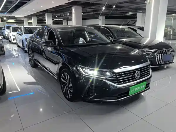 Volkswagen Passat 2023