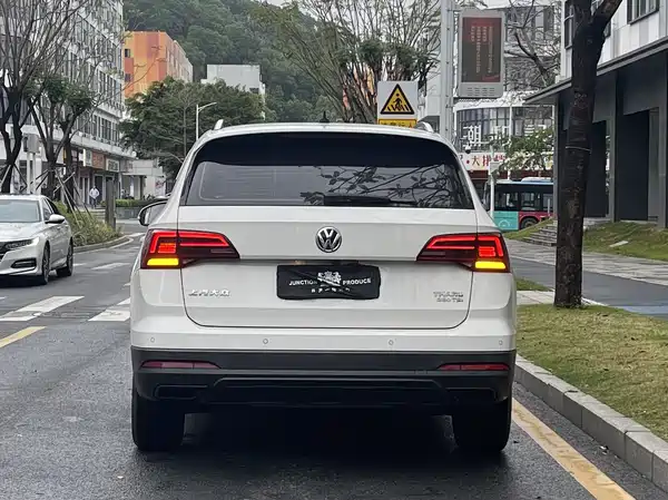 Volkswagen Tharu 2020