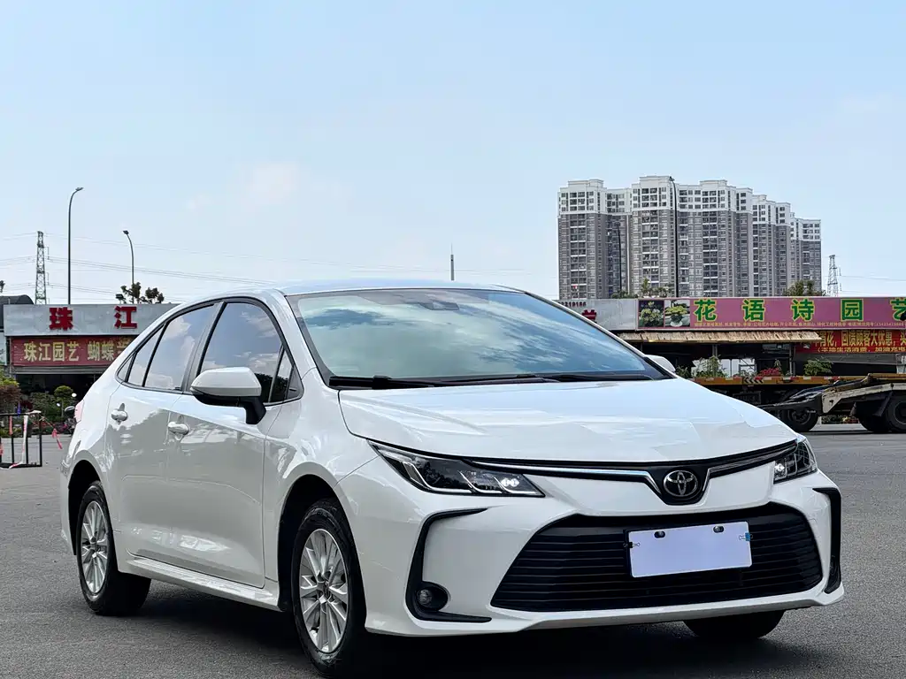 Toyota Corolla 2023 — фото 3