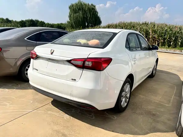 Roewe 360 2015