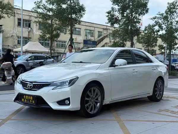 Toyota Reiz 2015