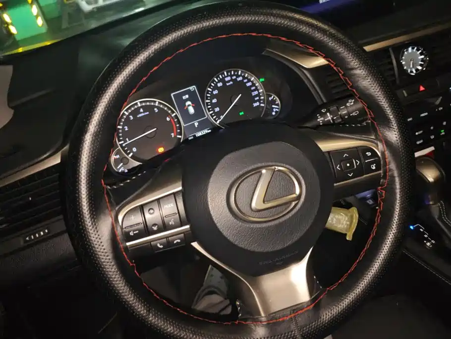 Lexus RX 2017 — фото 15
