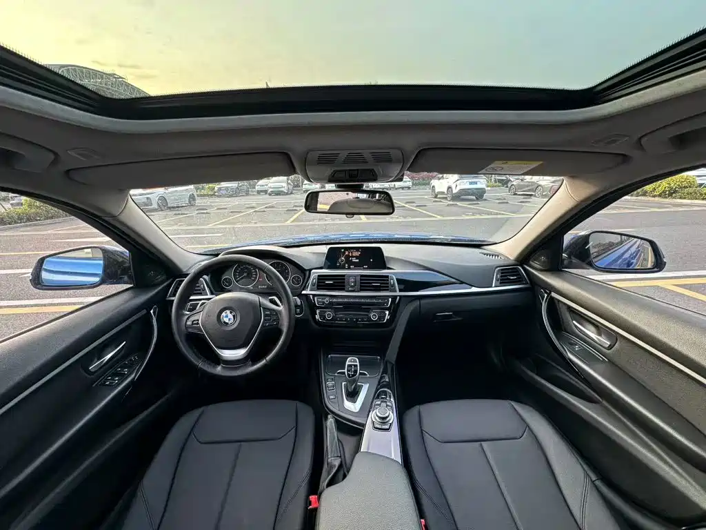 BMW 3 Series 2017 — фото 19