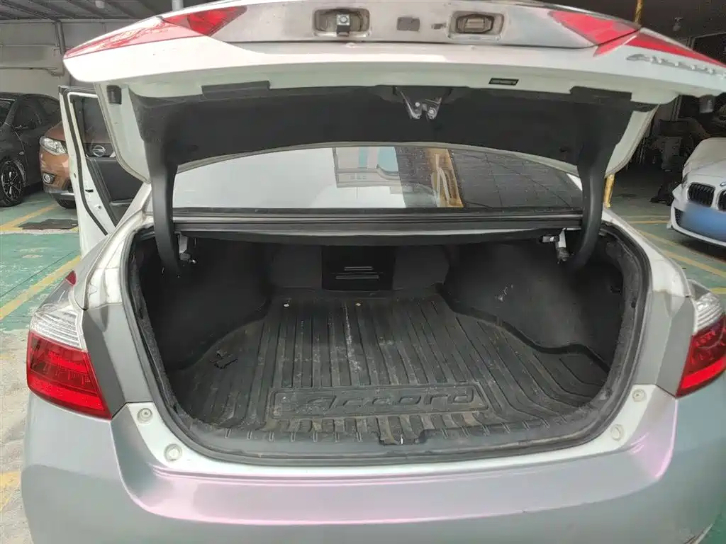 Honda Accord 2014 — фото 19