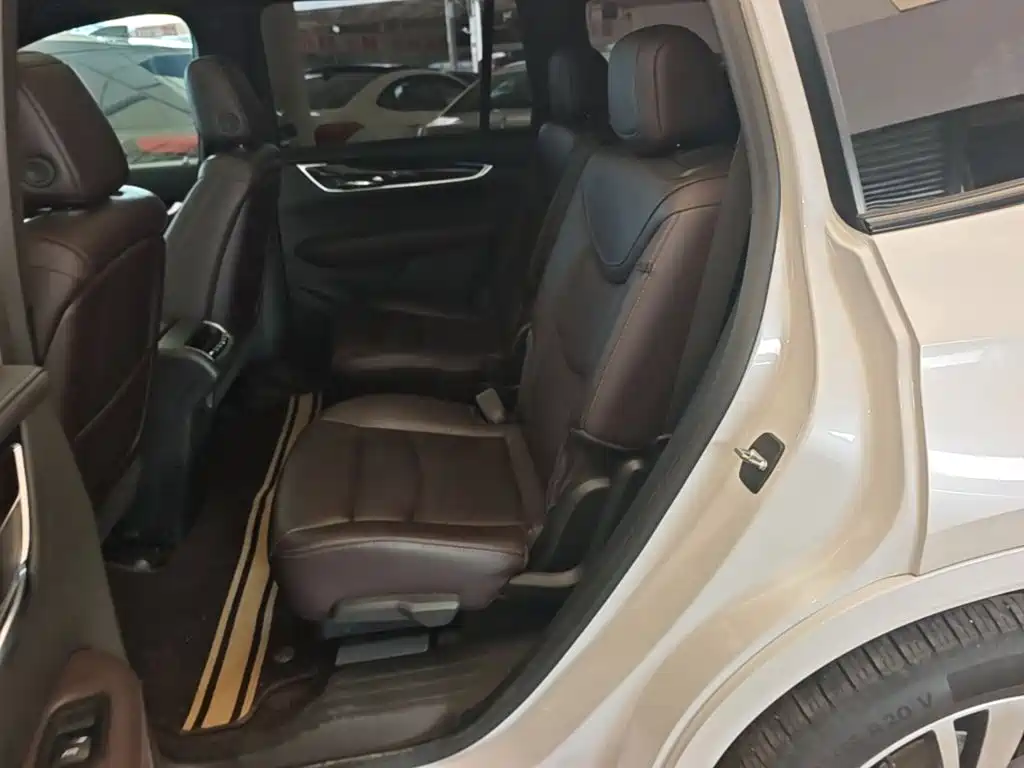 Cadillac XT6 2020 — фото 17