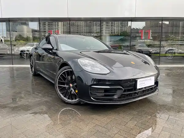 Porsche Panamera 2021