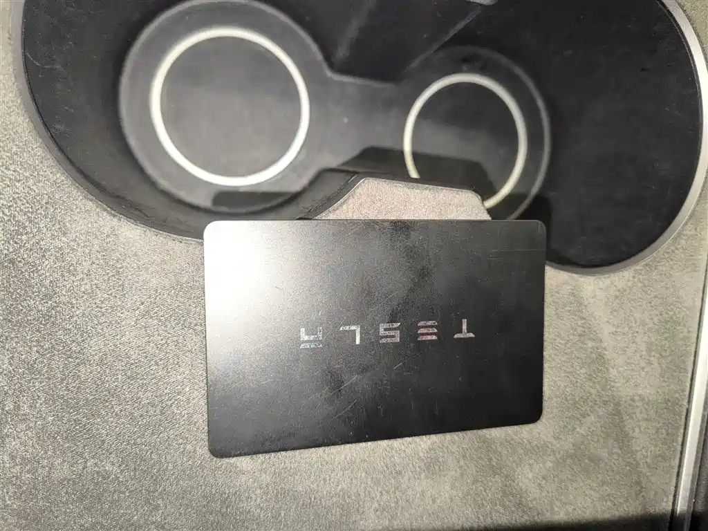 Tesla Model Y 2023 — фото 9