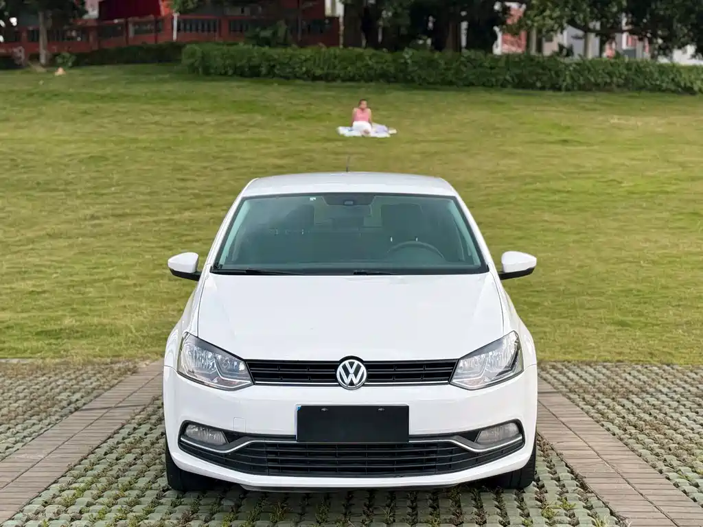Volkswagen Polo 2015