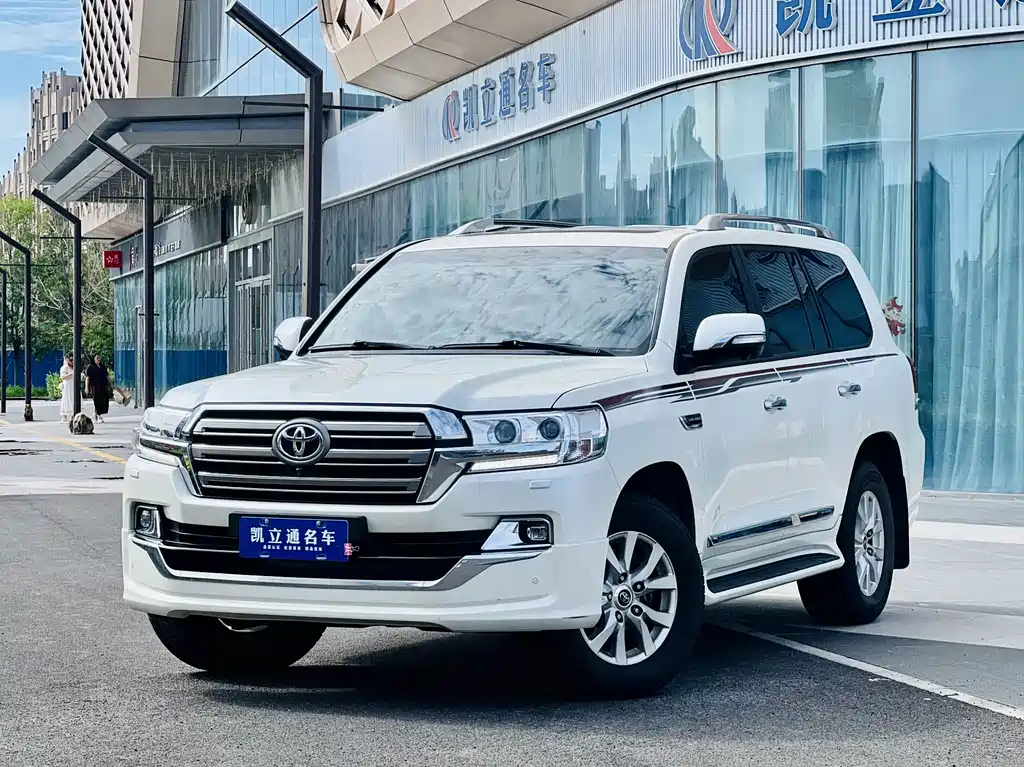 Toyota Land Cruiser 2020 — фото 1