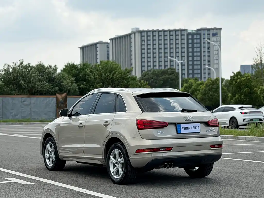 Audi Q3 2018 — фото 16