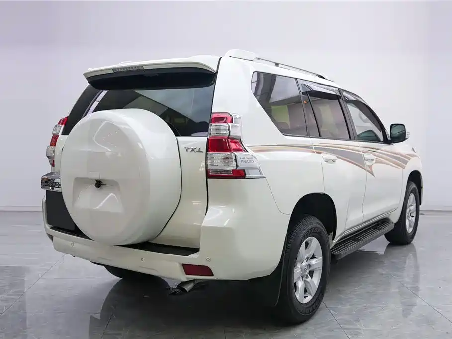 Toyota Prado 2015 — фото 16