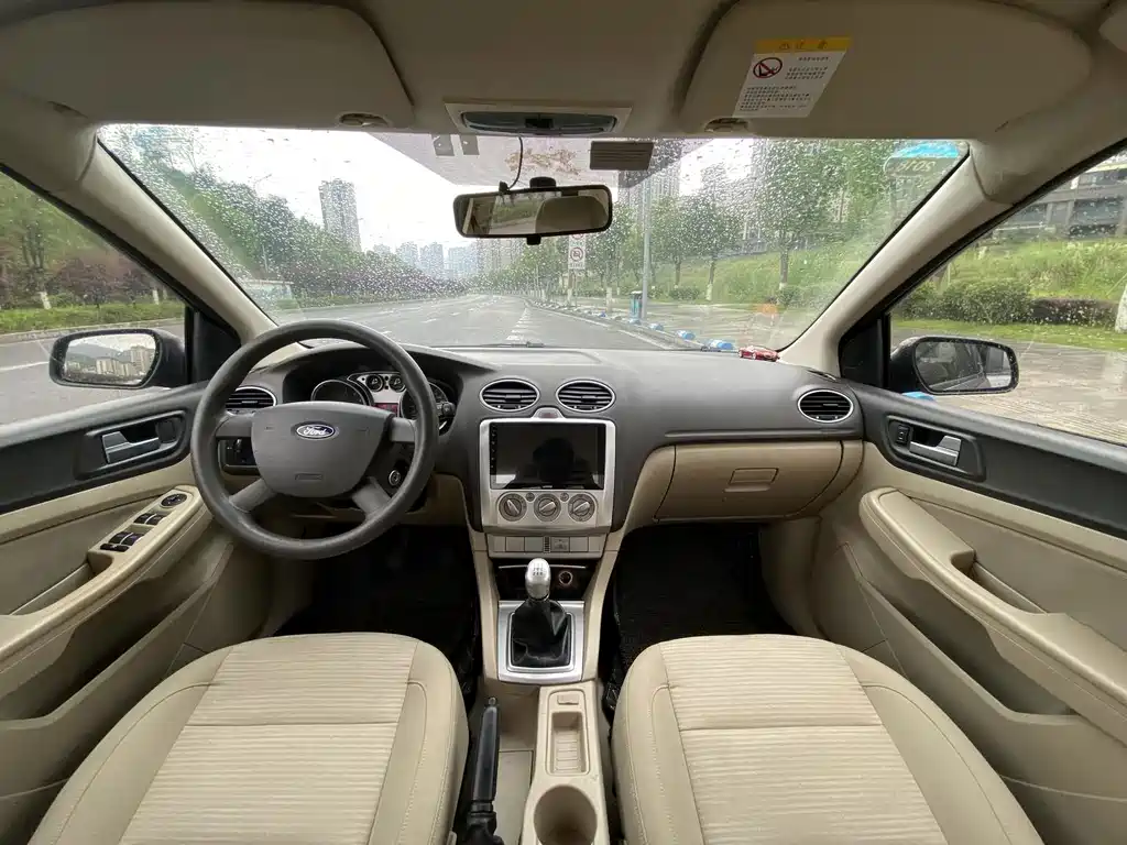 Ford Focus 2013 — фото 15