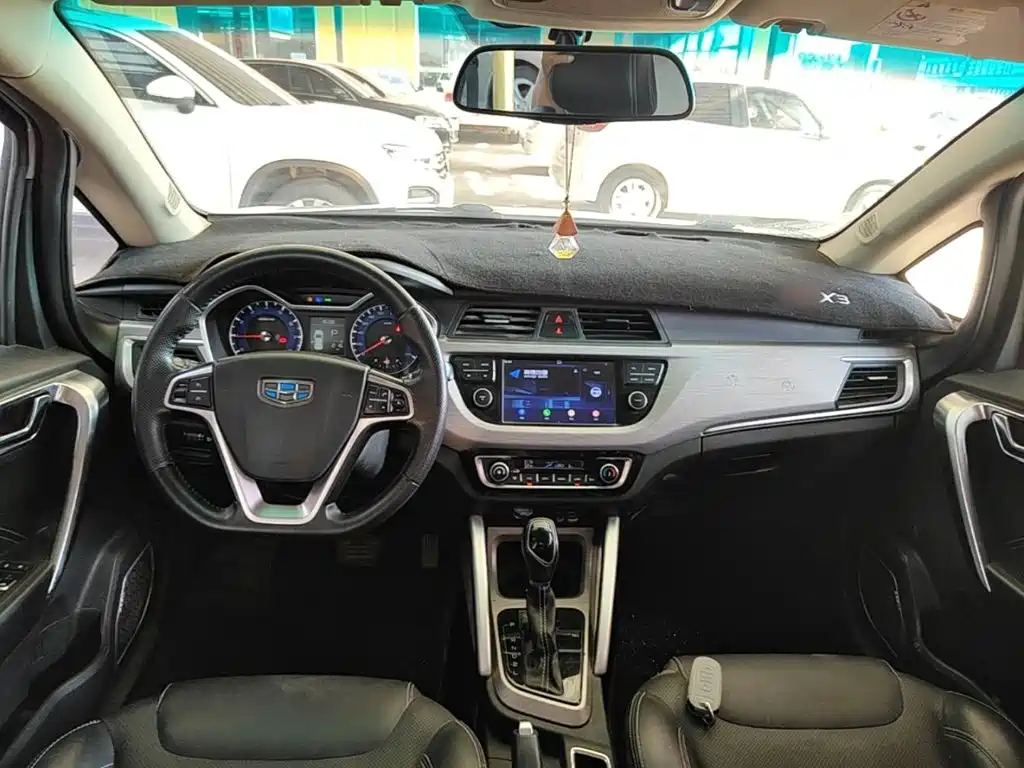Geely Vision X3 2018 — фото 10