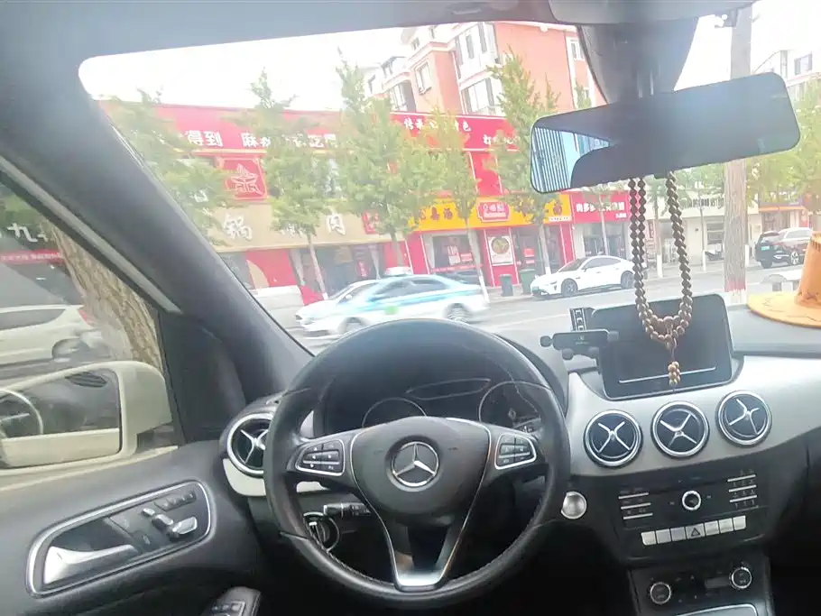 Mercedes-Benz B-Class 2017 — фото 12