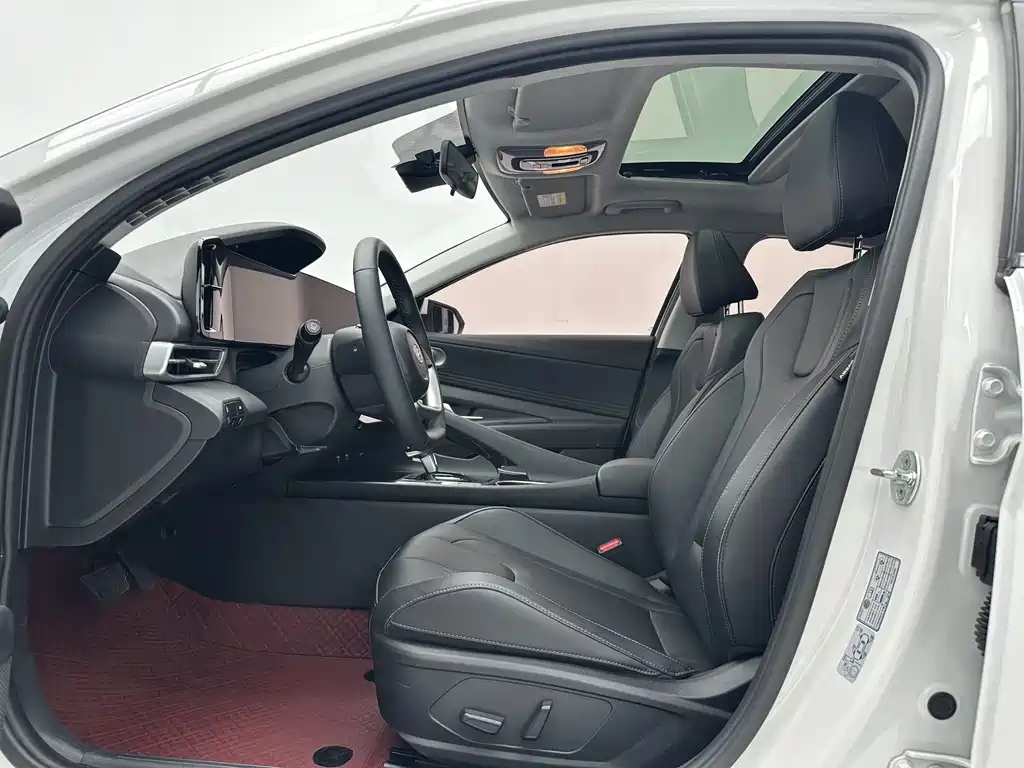 Hyundai Elantra 2023