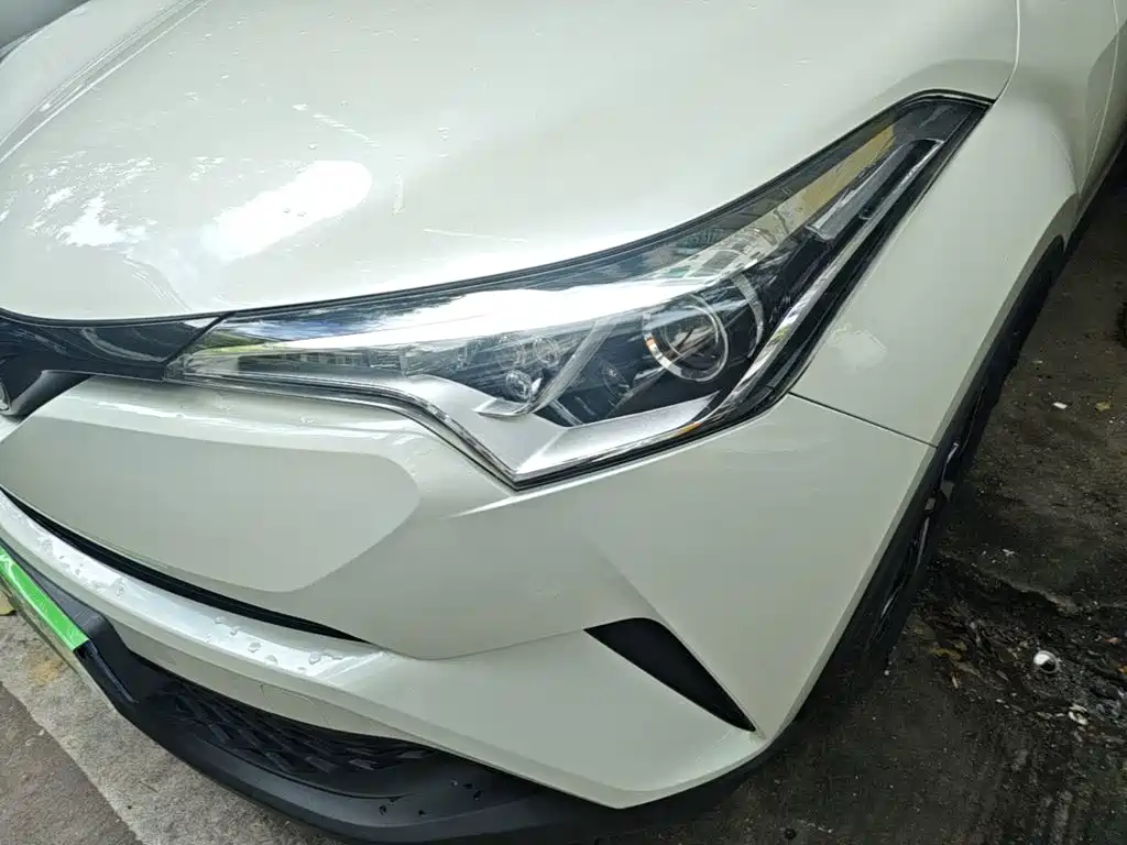 Toyota C-HR 2020 — фото 24
