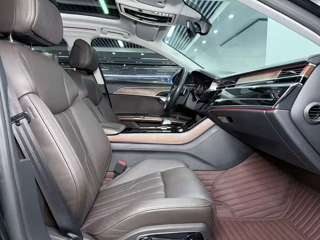 Audi A8 2020 — фото 10