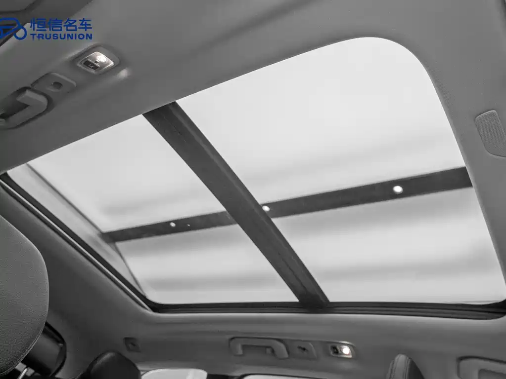 Volvo XC60 2019 — фото 19