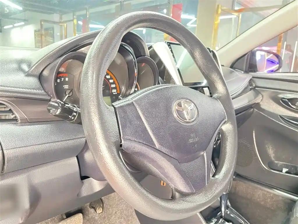 Toyota Yaris L 2020 — фото 19