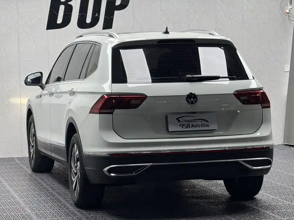 Volkswagen Tiguan L 2023 — фото 11