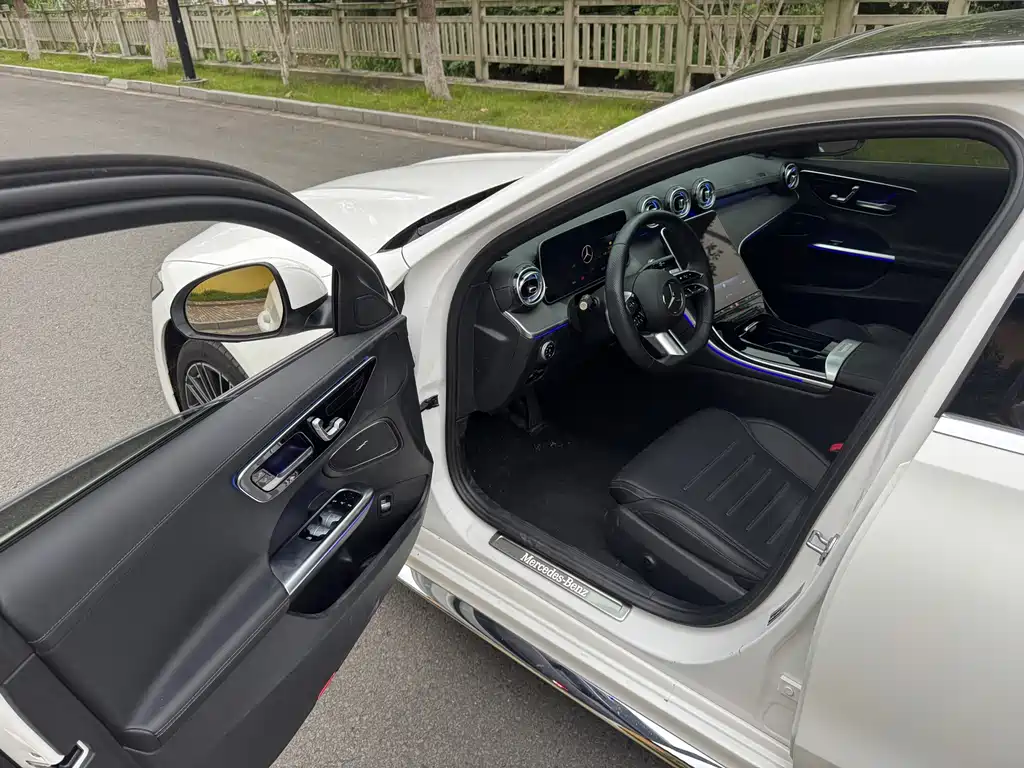 Mercedes-Benz C-Class 2023 — фото 5