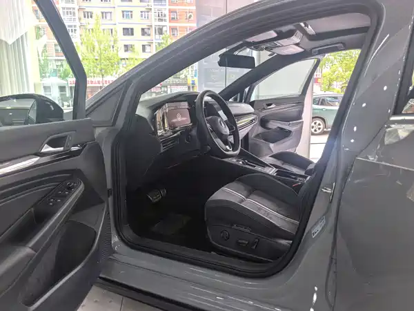 Volkswagen Golf 2023