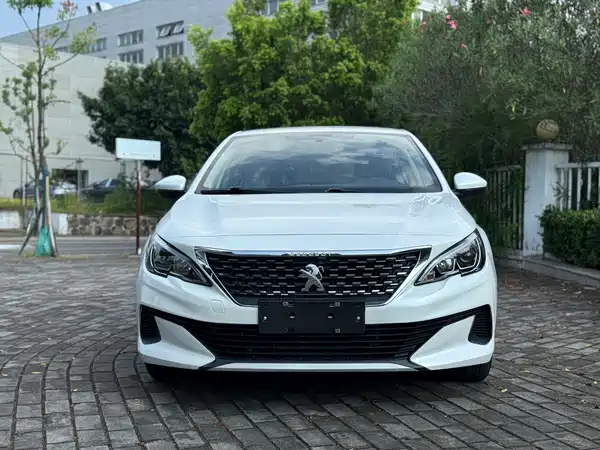 Peugeot 408 2022