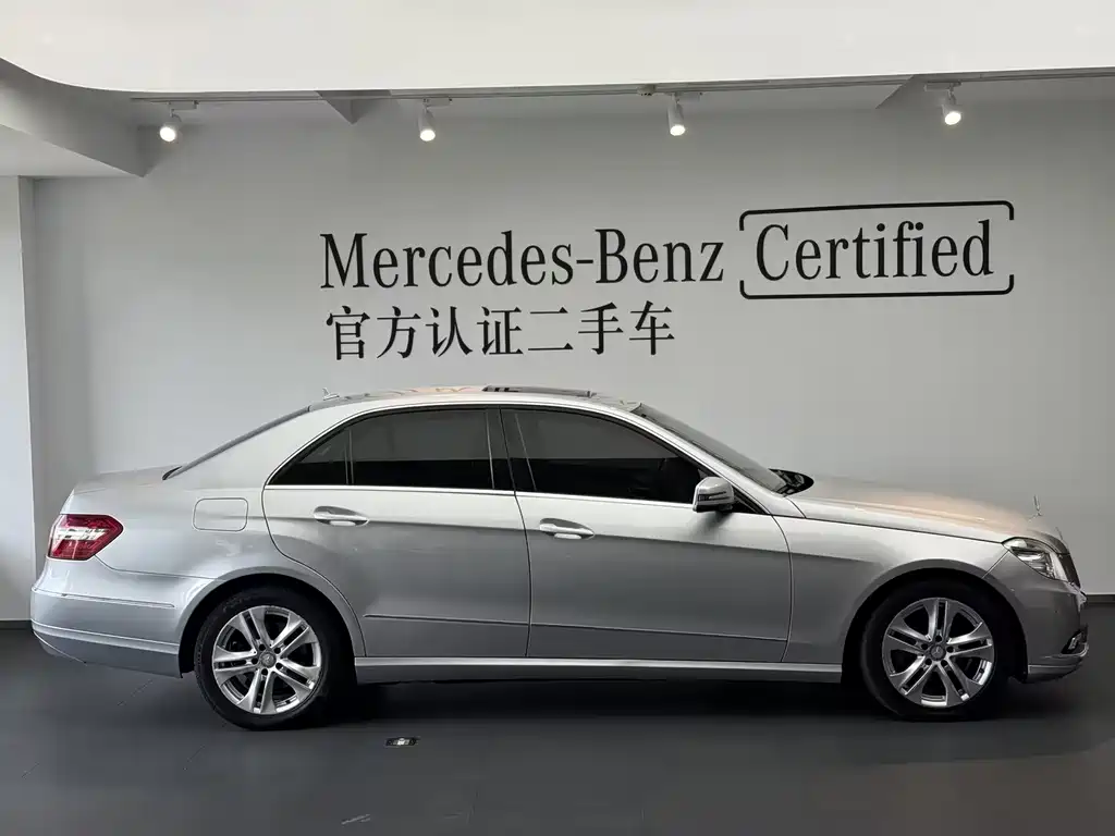 Mercedes-Benz E-Class 2010 — фото 12