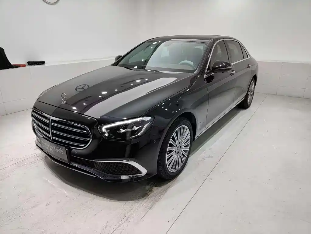 Mercedes-Benz E-Class 2022 — фото 1