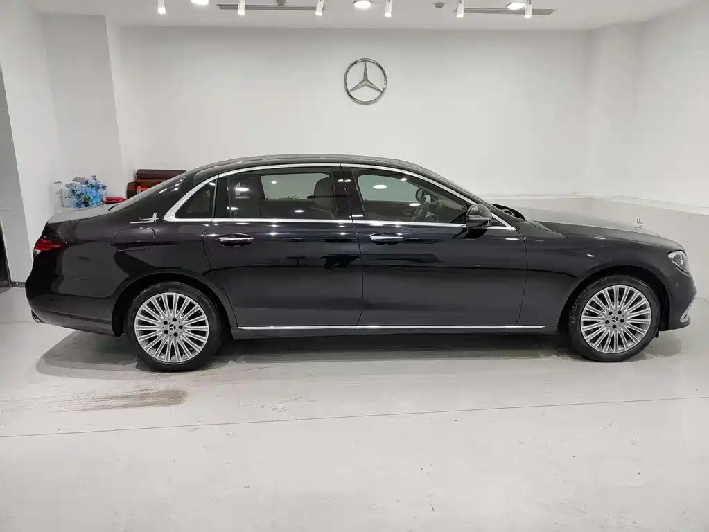Mercedes-Benz E-Class 2022 — фото 14