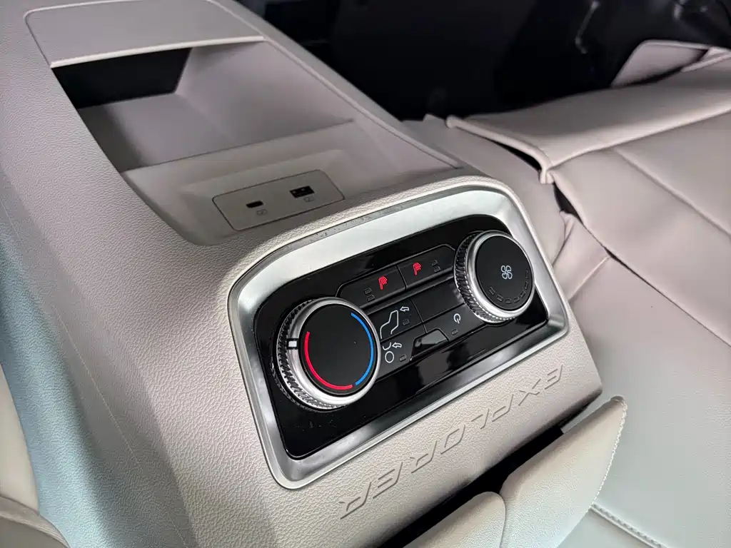 Ford Explorer 2024 — фото 15