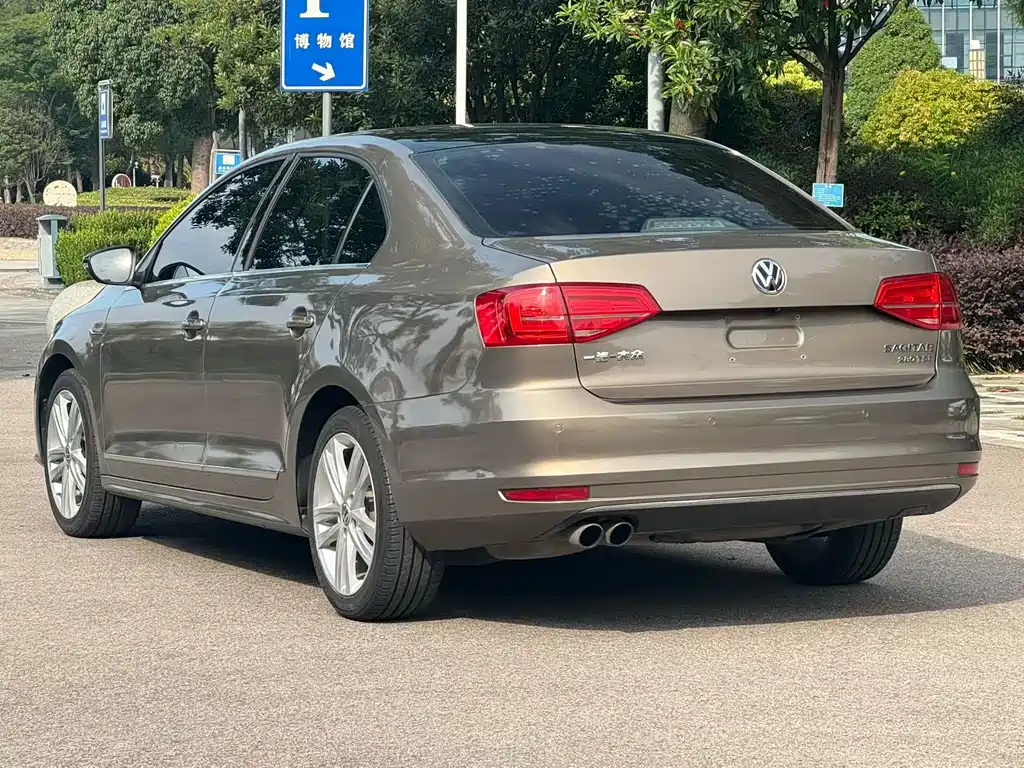 Volkswagen Sagitar 2017