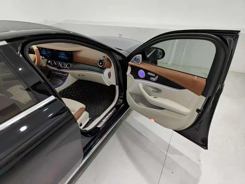 Mercedes-Benz E-Class 2022 — фото 17