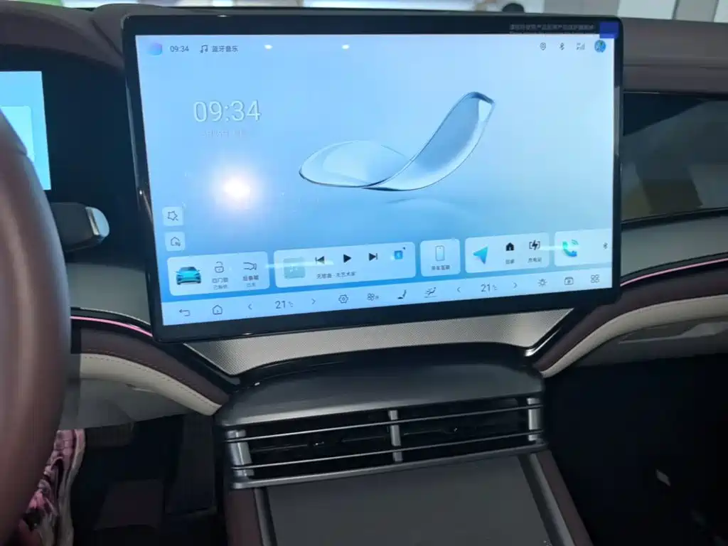BYD Seal 07 DM-i 2025 — фото 13