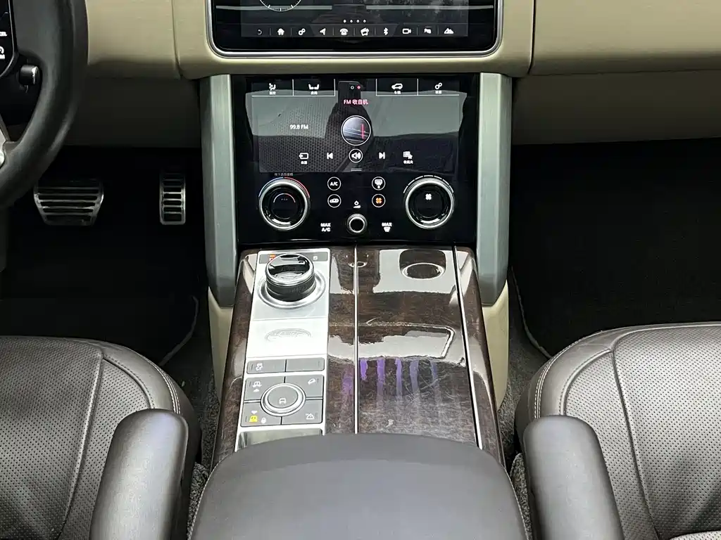 Land Rover Range Rover 2021 — фото 25