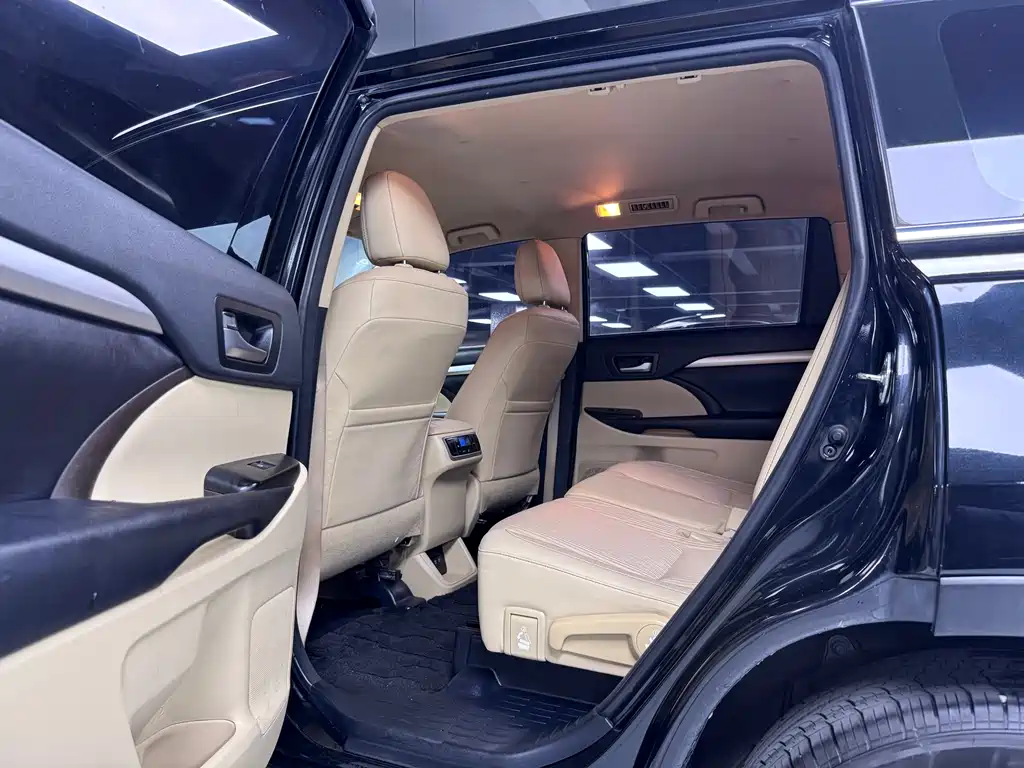 Toyota Highlander 2019 — фото 12