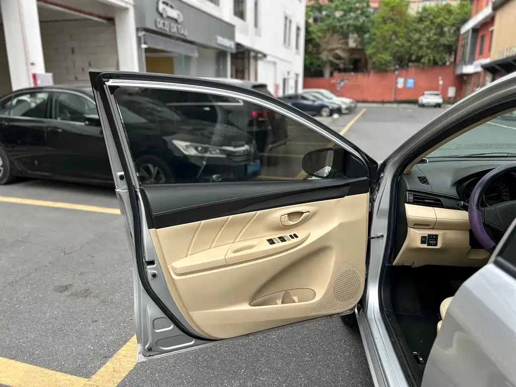 Toyota Vios 2015 — фото 9