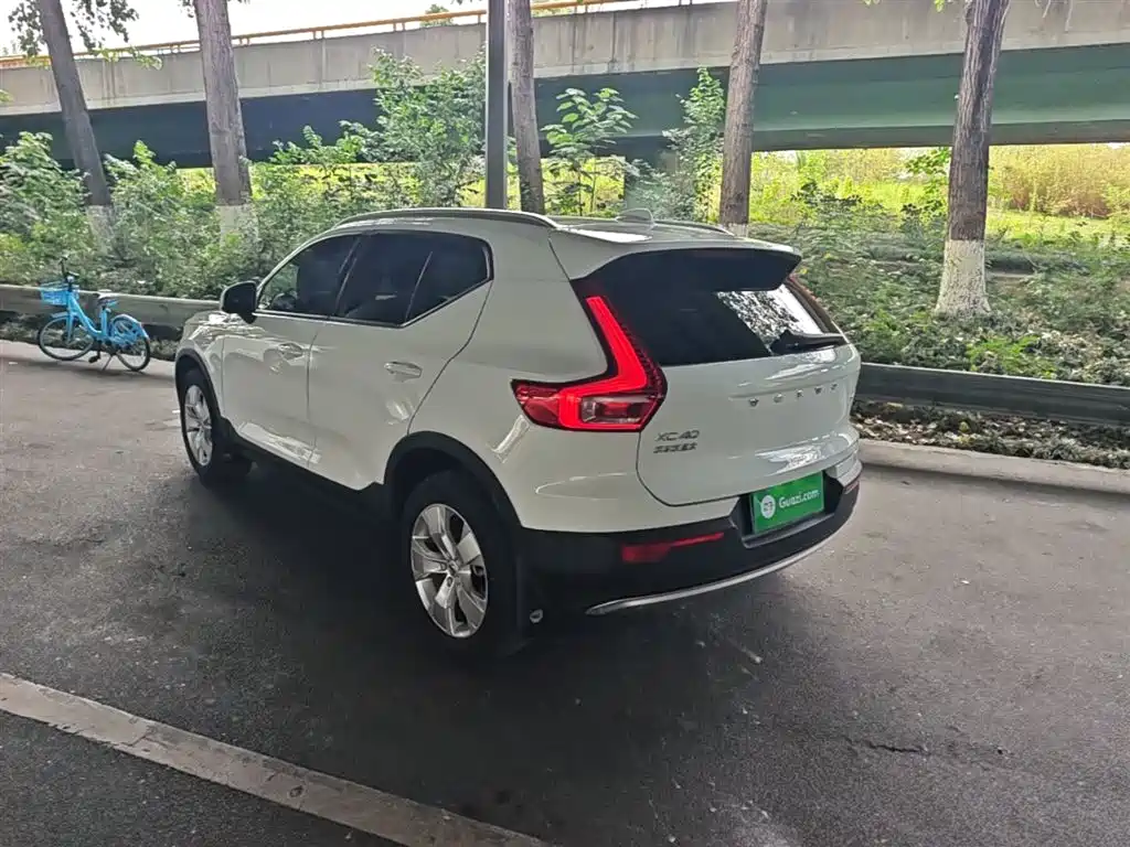 Volvo XC40 2021 — фото 5
