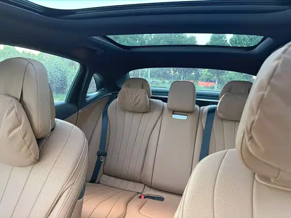 Mercedes-Benz E-Class 2025