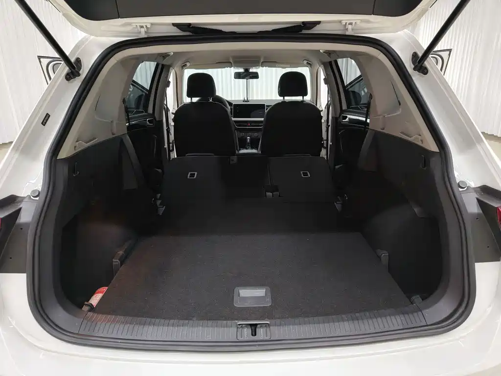 Volkswagen Tiguan L 2022 — фото 20