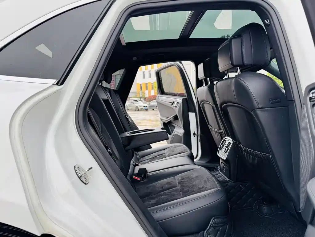 Porsche Macan 2017 — фото 20