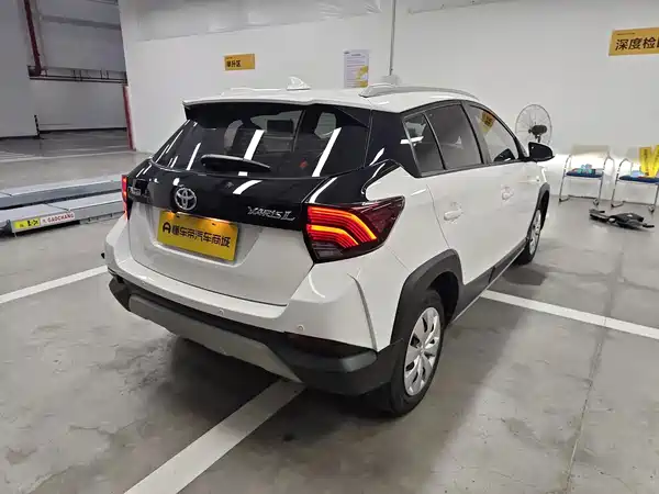 Toyota Yaris L 2022