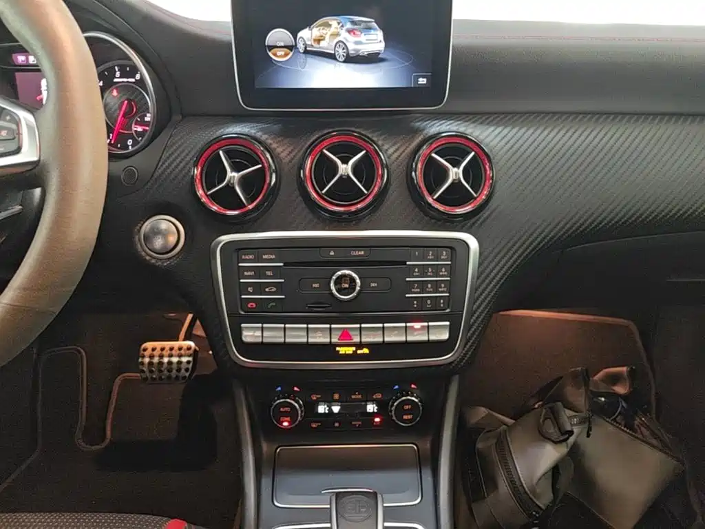 Mercedes-Benz A-Class AMG 2018 — фото 13