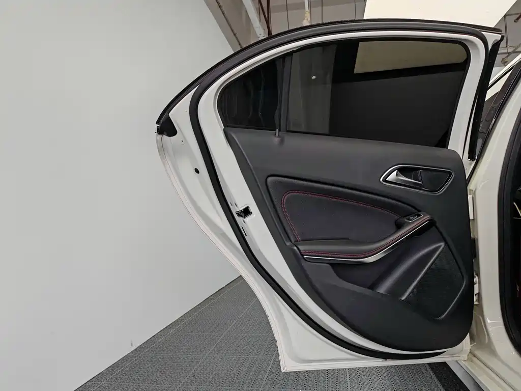 Mercedes-Benz A-Class AMG 2015 — фото 14