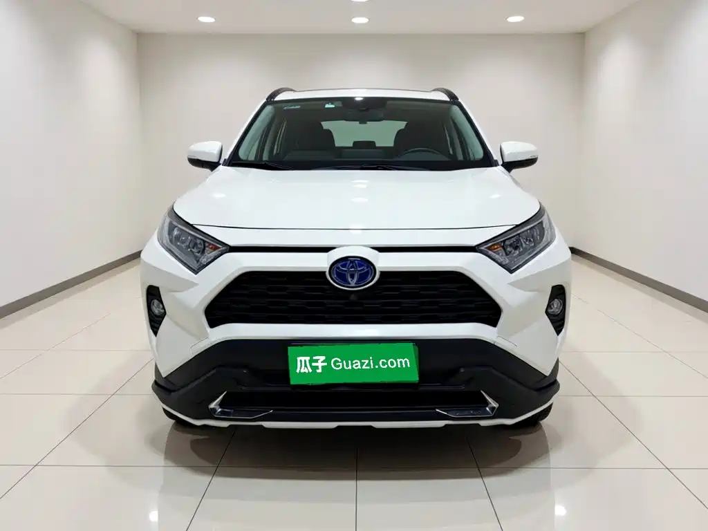 Toyota RAV4 2022 — фото 2