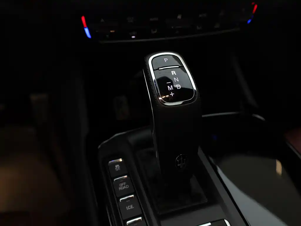 Maserati Levante 2023 — фото 14