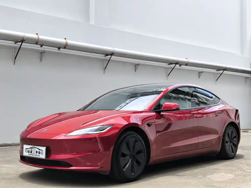 Tesla Model 3 2024 — фото 1