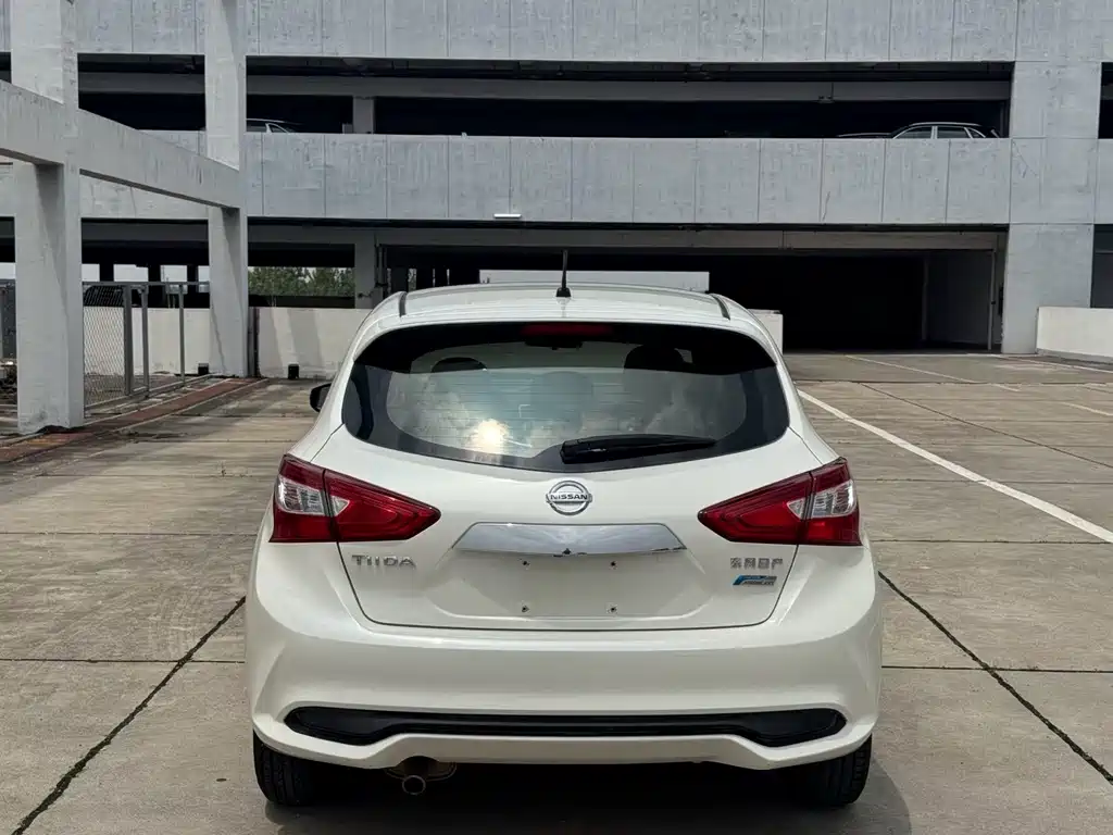 Nissan Tiida 2016 — фото 8