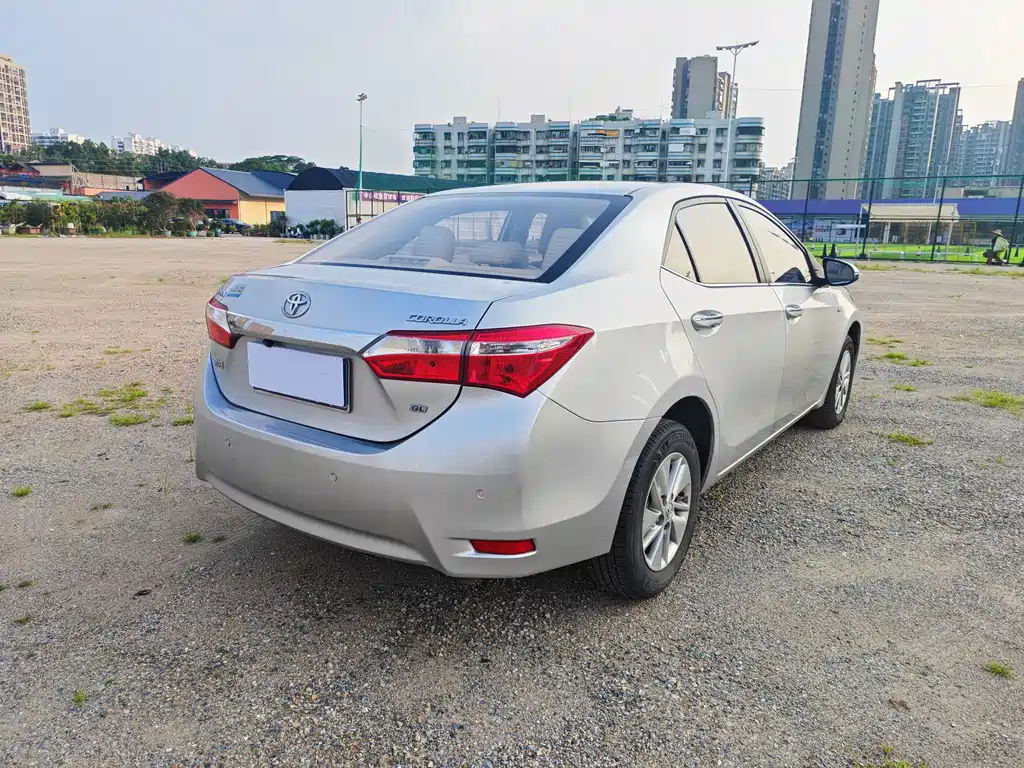 Toyota Corolla 2015 — фото 18